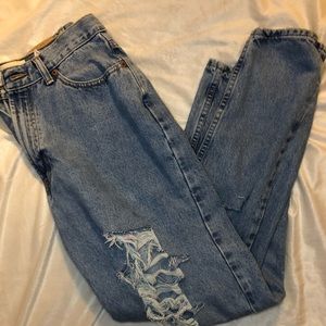 Distressed vintage Mom Jeans